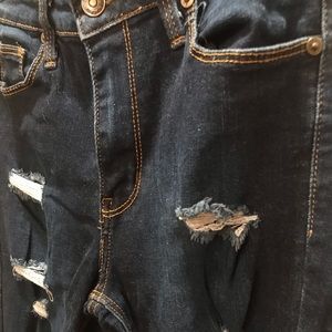 Distressed skinny jean